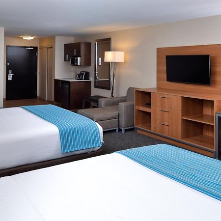 Holiday Inn Hotel & Suites Edmonton Airport Conference Centre By Ihg Nisku Exterior photo