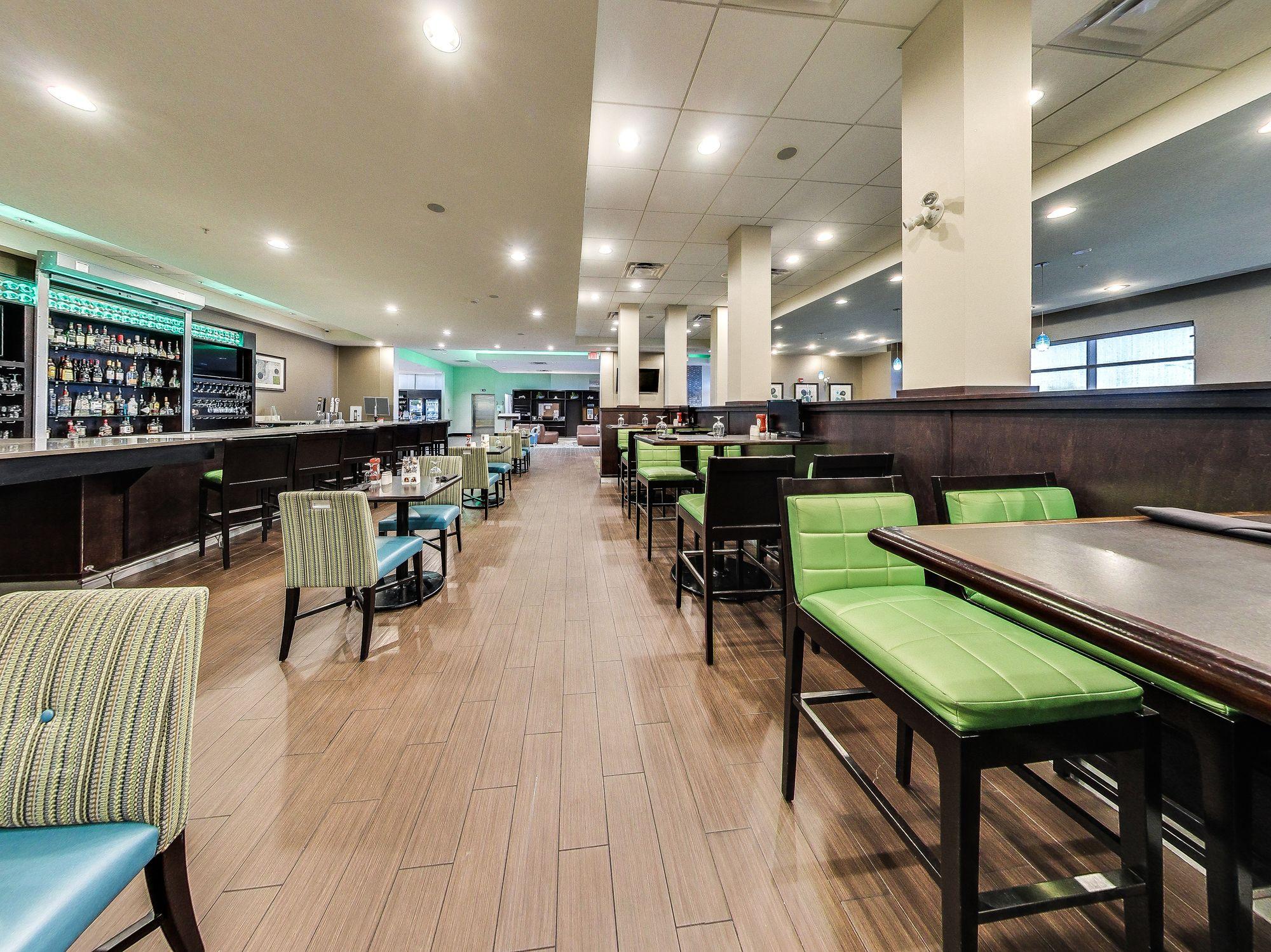 Holiday Inn Hotel & Suites Edmonton Airport Conference Centre By Ihg Nisku Exterior photo
