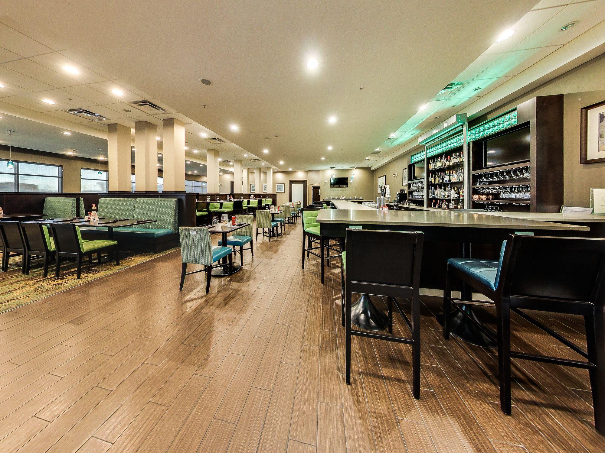Holiday Inn Hotel & Suites Edmonton Airport Conference Centre By Ihg Nisku Exterior photo