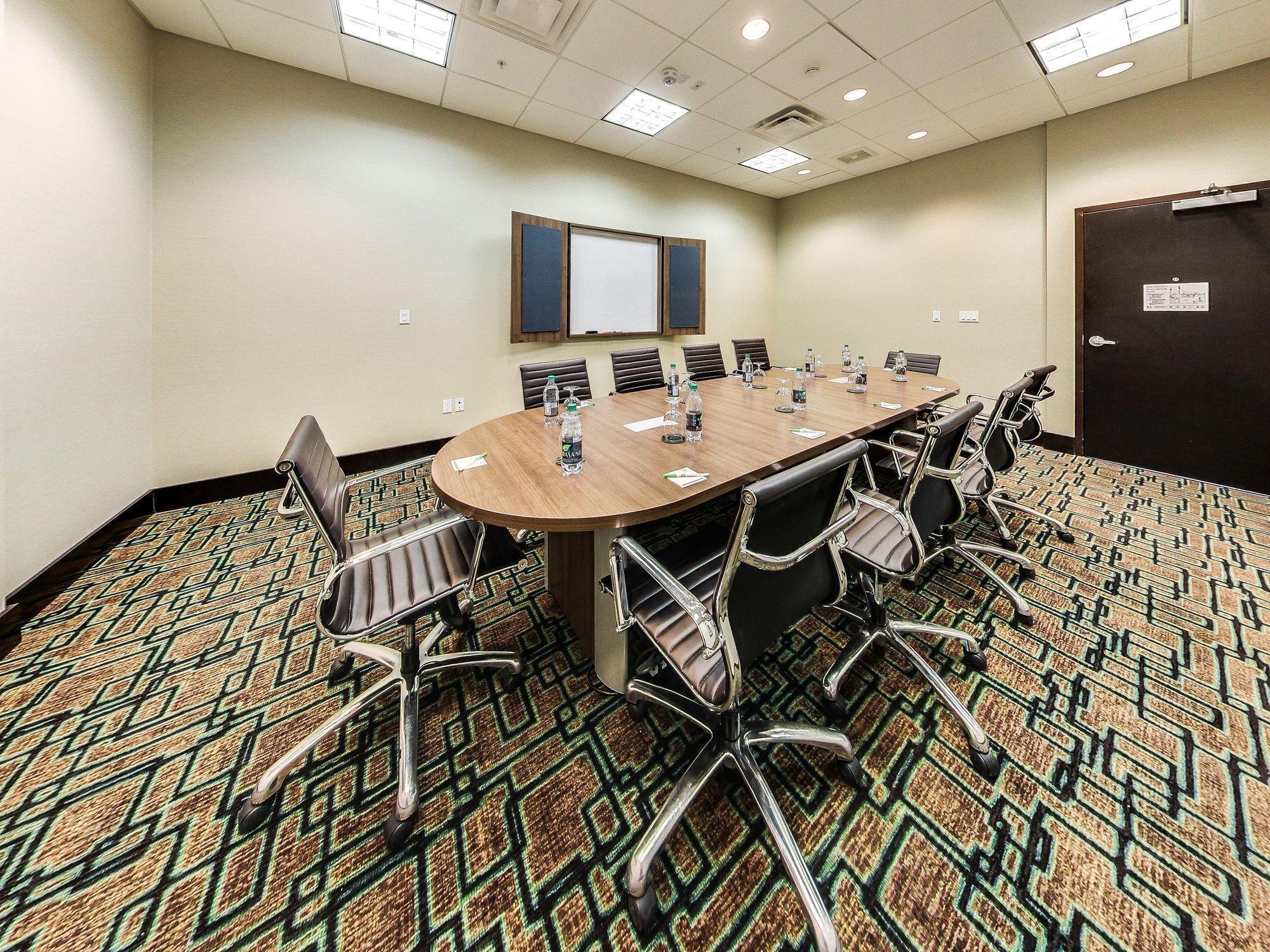 Holiday Inn Hotel & Suites Edmonton Airport Conference Centre By Ihg Nisku Exterior photo