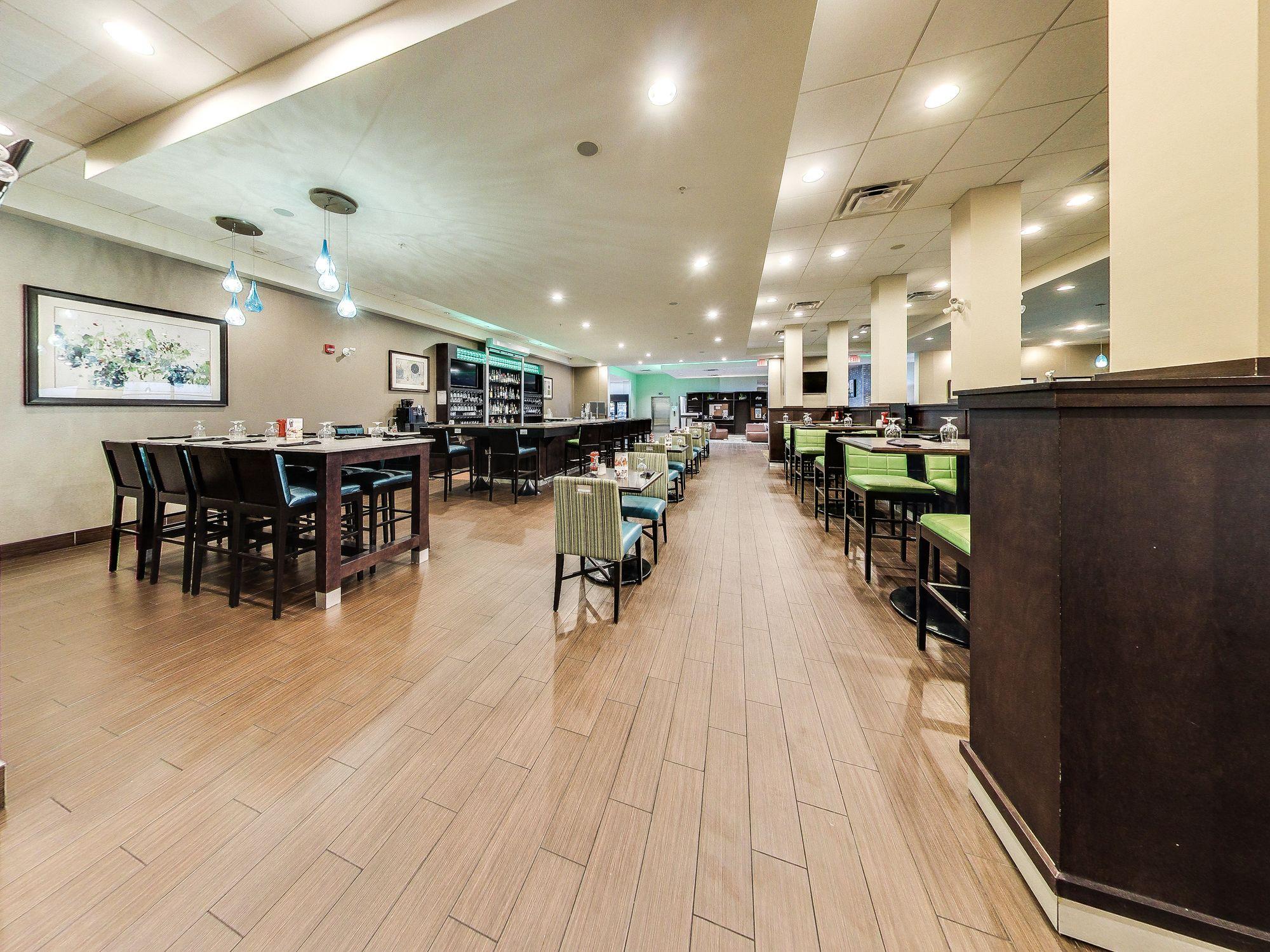 Holiday Inn Hotel & Suites Edmonton Airport Conference Centre By Ihg Nisku Exterior photo